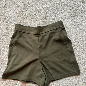 2 for $15 ⭐️ NWT Max Studio Shorts